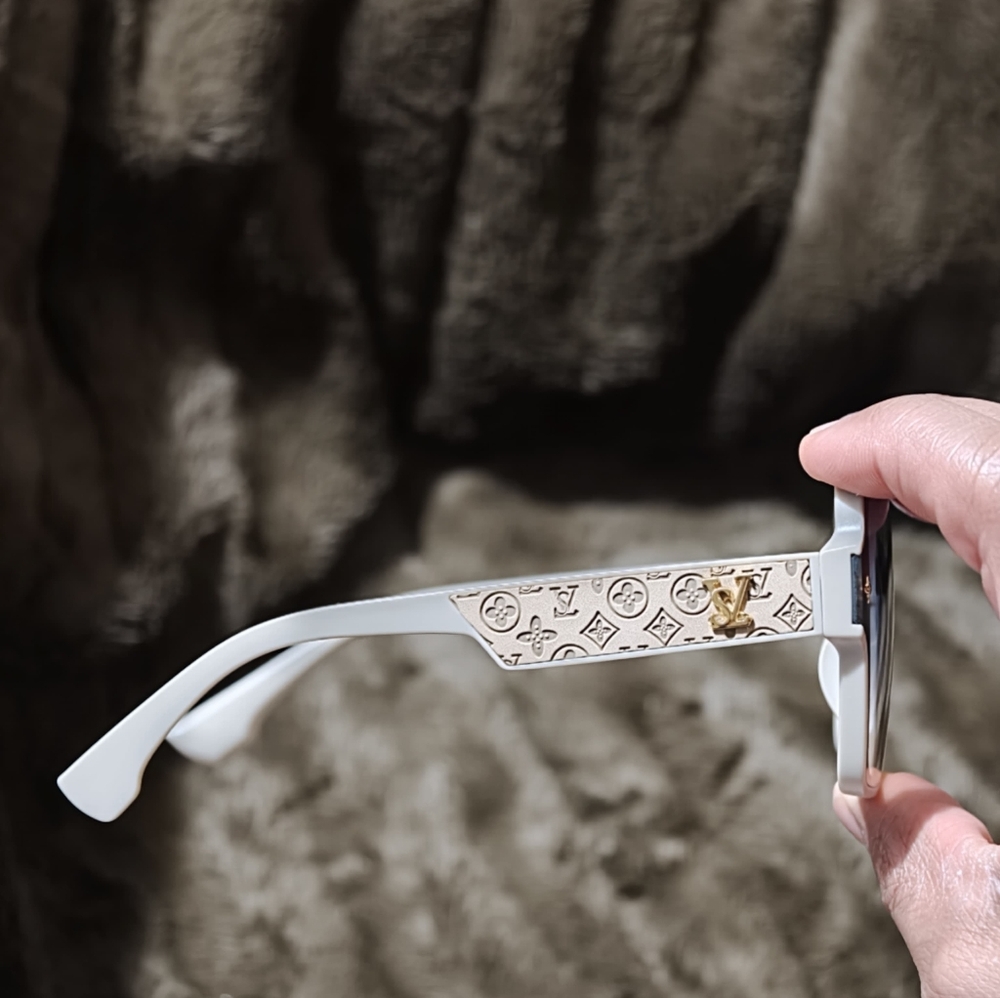 Designer Gradient Brown Sunglasses - Picture 3 of 6